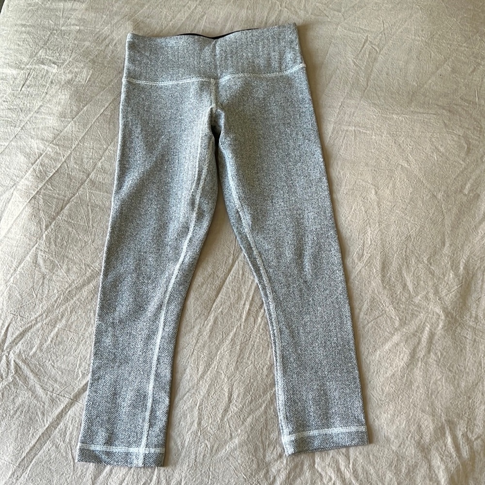 Lululemon crops